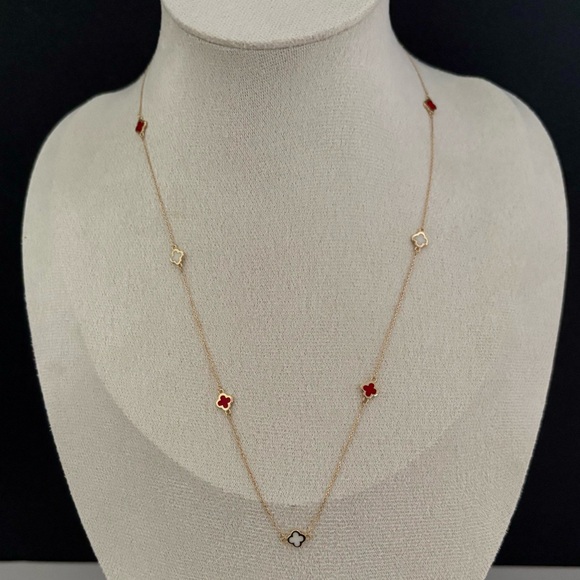 Red and White Clover 18” Necklace in 14K Gold.